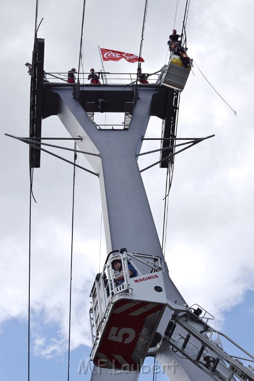 Koelner Seilbahn Gondel blieb haengen Koeln Linksrheinisch P169.JPG - Miklos Laubert